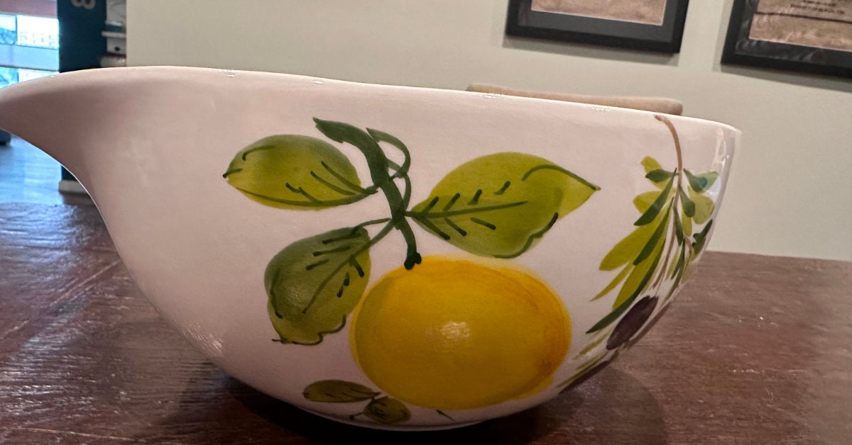 Lemon and Olive Bowl with Spout