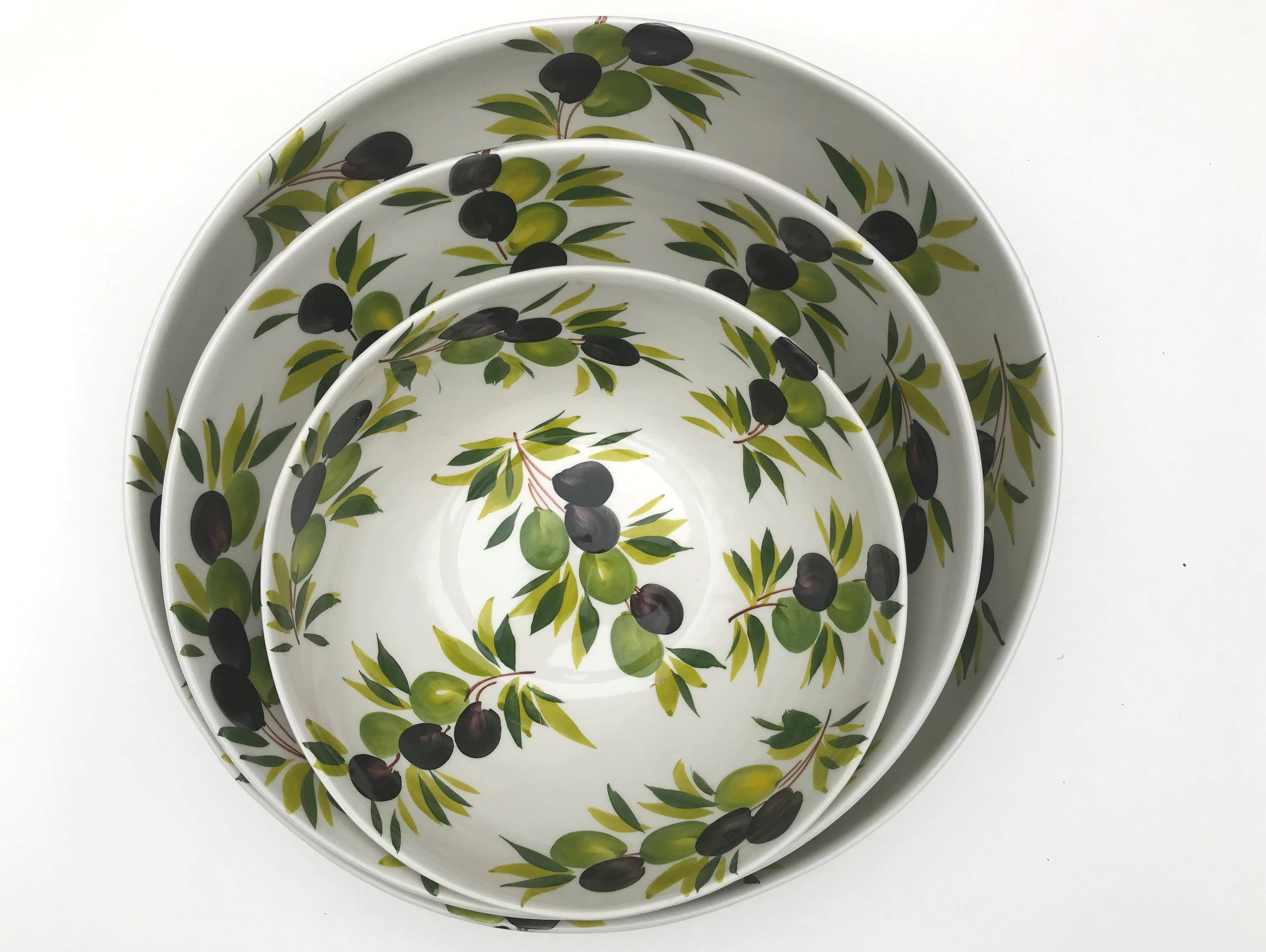 Everyday Serving Bowls Black / Green Olives